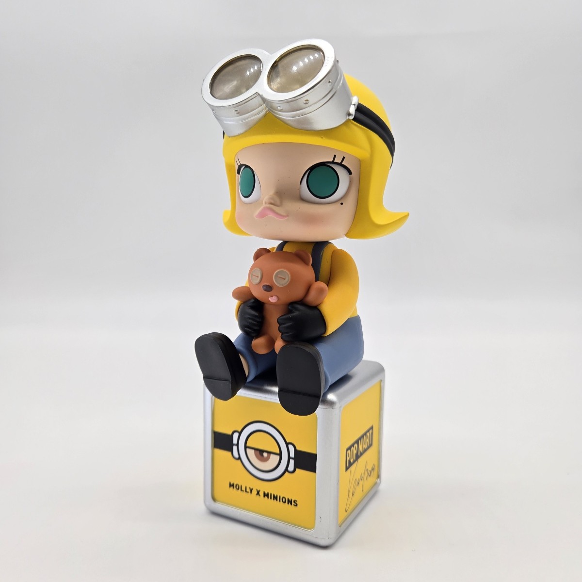 POP MART POP MART KENNYSWORK Minions Molly Triple-Signed w/ Hand-Drawn Remarque Minions × Molly KENNYSWORK × Illumination Kenny Wong Signed Limited Edition GREI Certificate GRA000142377670