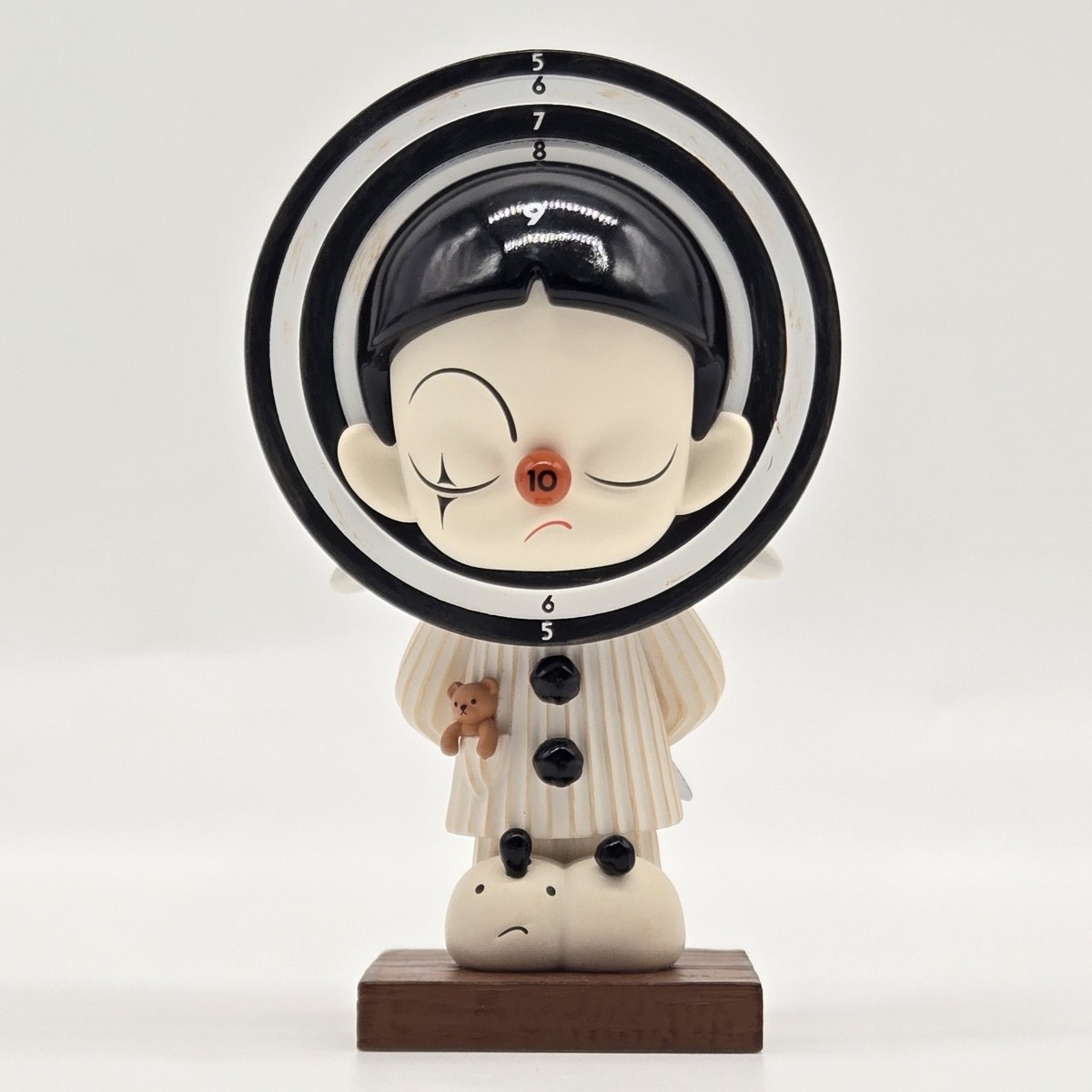 POP MART Zsiga The Bull's Eye Secret Chase The We All Are Kids Series Figure Zsiga We All Are Kids Series GREI Certificate GRA000219632278