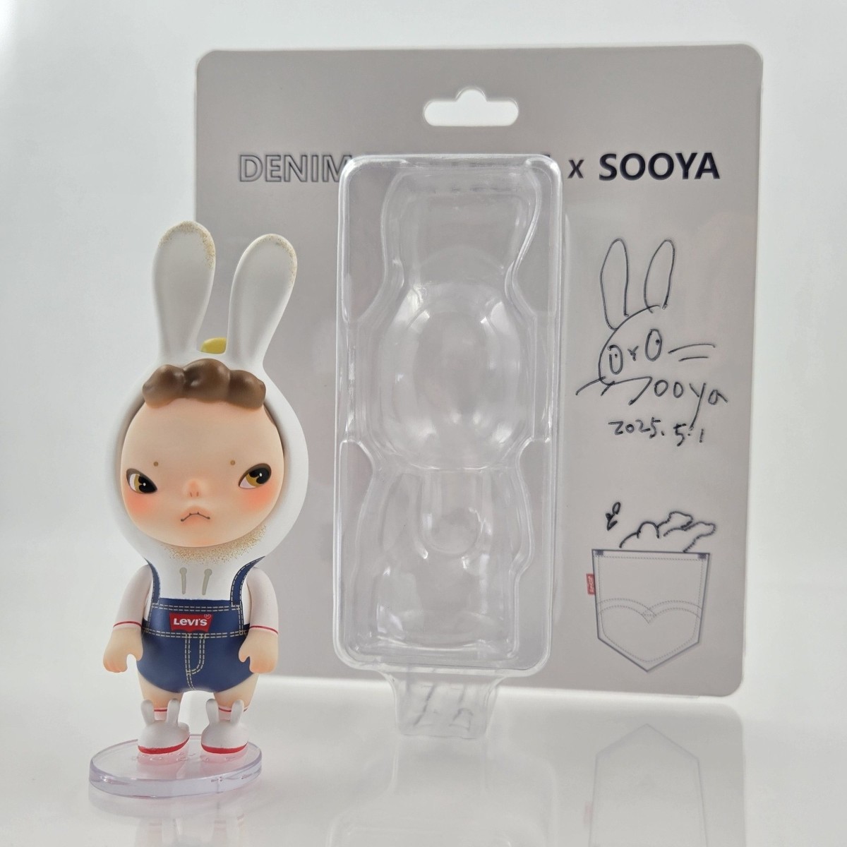 Sooya Studio Sooya Studio Denim Ban Levi's x Sooya Signed & Remarqued Blister Pack Ban Denim Ban Levi's Kim Sooya Signed Limited Edition Remarque GREI Certificate GRA000144921322