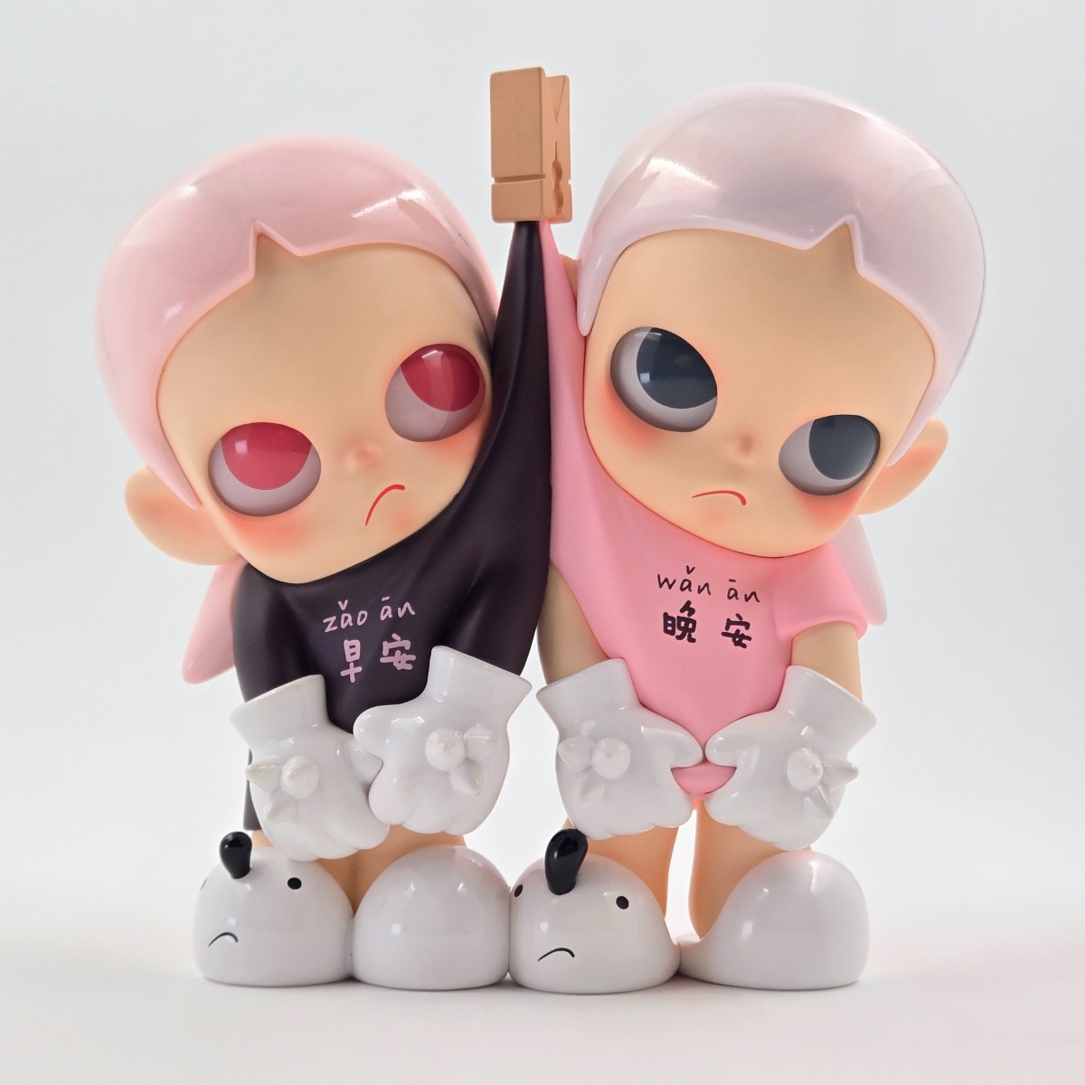 POP MART Zsiga Romantic Greetings Figurine Signed by Artist Dan Wu Zsiga Romantic Greetings Dan Wu (Wu Dandan) Signed Limited Edition GREI Certificate GRA000135504955